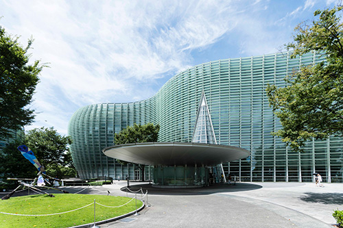 新国立美術館