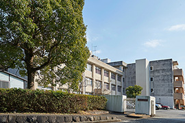 多摩市立図書館本館