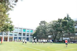 成城学園中学校中庭